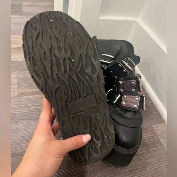 Demonia Damned 318 Size 6 - Picture 4 of 5